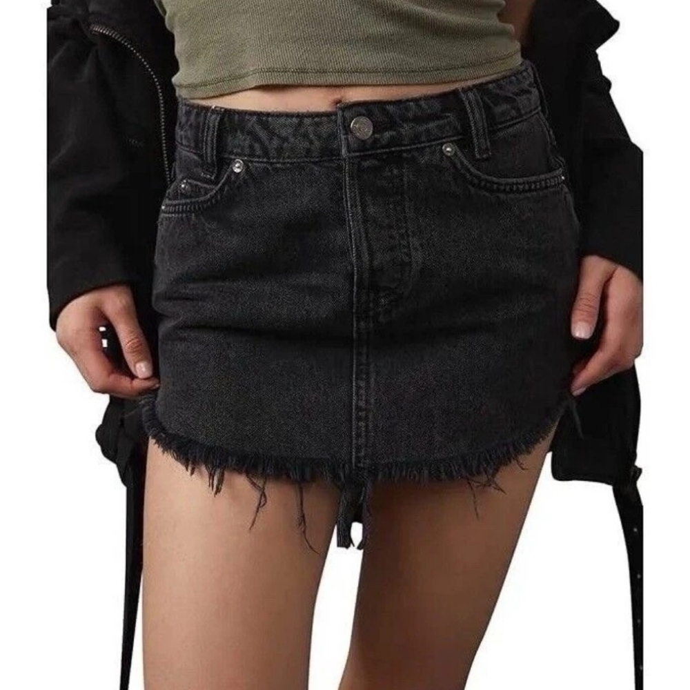 Free People Sky High Black Denim Mini Skirt with Raw Hem, NWT, Size 6 - Picture 3 of 6